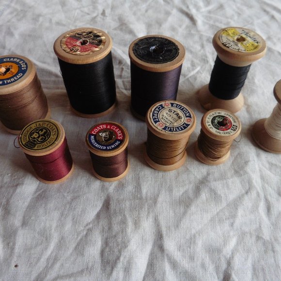 Vintage Wooden Spools of Sewing Thread (Lot of 9 spools) - Picture 1 of 5